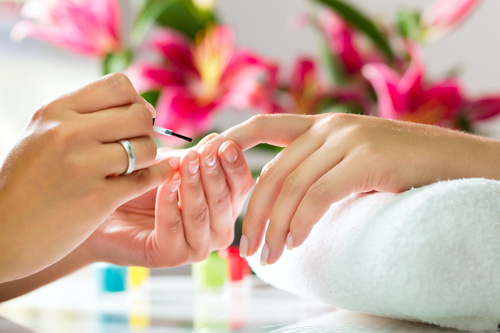 Wie Frauen finanziell auf eigenen Füßen stehen können - Kosmetik.