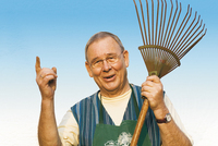 Minijobs für Rentner - Mann, Senior, Senioren, Rentner, Rüstig, Garten, Gärtner, Gartenarbeit, Arbeiten, Arbeit, Fit, Aktiv, Pflege, Pflegen, Beschäftigt, Beschäftigung, Hobby, Herr, Männer, Herren, Mensch, Menschen, Seniorin, Seniorinnen, Pensionär, Beruf, Job, Berufe, Aktivität, Gepflegt, Hobbys .